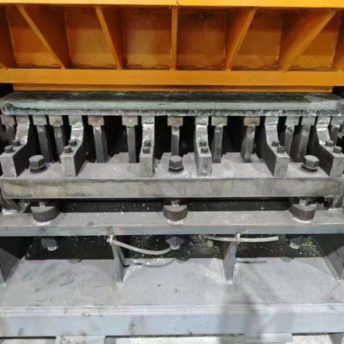 automatic interlocking brick machine